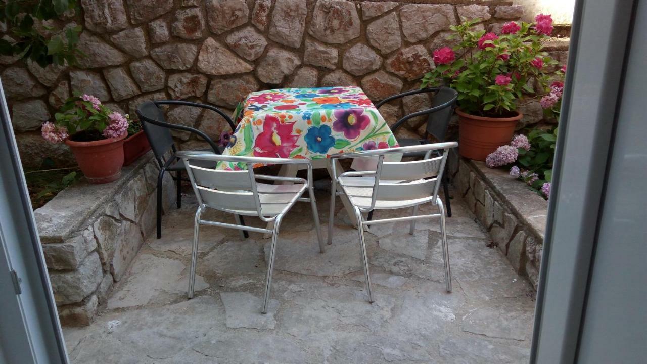 Apartmani Vitkovic II Cres Zewnętrze zdjęcie